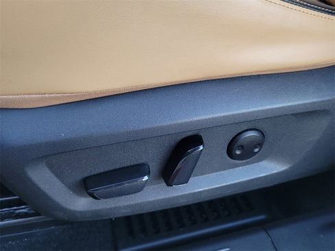 Certified 2022 Nissan Rogue Platinum w/ Head-Up Display Package image 17