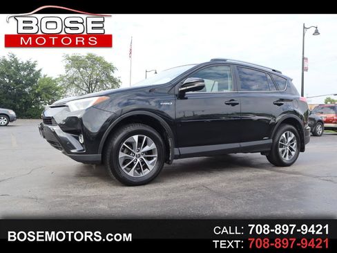 Used 2017 Toyota RAV4 XLE w/ Convenience Package AWD/4WD image 1