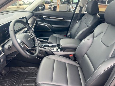 Certified 2025 Kia Telluride S AWD/4WD image 4