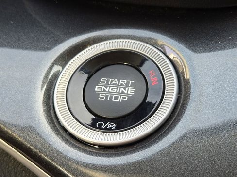 Used 2023 Jeep Grand Cherokee Laredo image 22