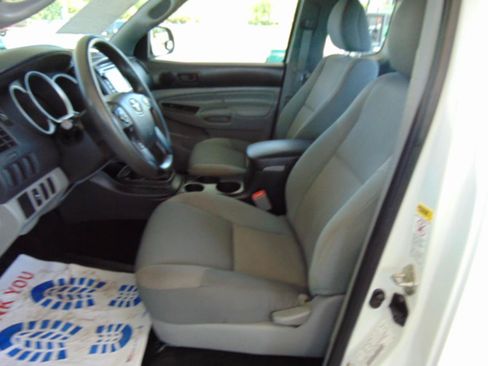 Used 2015 Toyota Tacoma 2WD Access Cab image 5