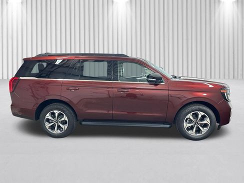 New 2027 Ford Expedition Active AWD/4WD image 3