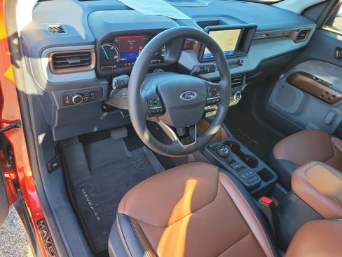 Used 2023 Ford Maverick Lariat w/ Lariat Luxury Package image 11