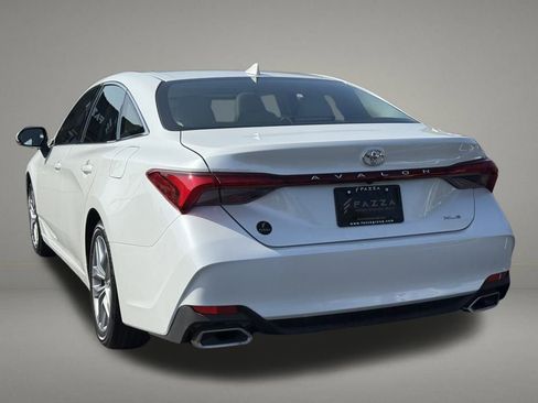 Used 2022 Toyota Avalon XLE w/ Moonroof Package FWD image 3