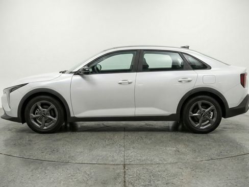 Used 2025 Kia K4 LXS image 5