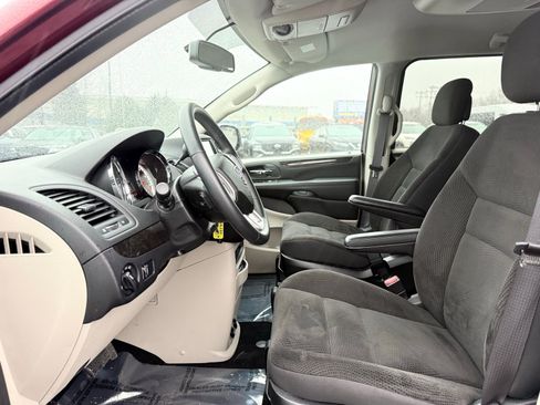 Used 2017 Dodge Grand Caravan SE w/ Power Window Group image 12