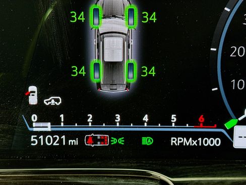 Used 2021 Cadillac Escalade ESV Sport w/ Driver Assist Tech Package image 12