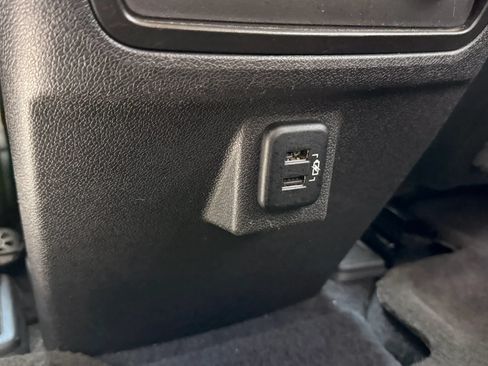 Used 2017 Chevrolet Traverse LT w/ Style and Technology Package FWD image 34