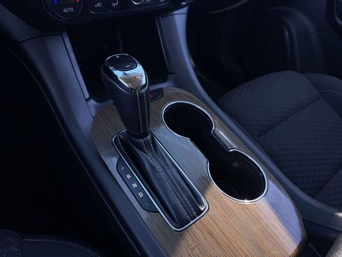 Used 2017 GMC Acadia SLE image 20