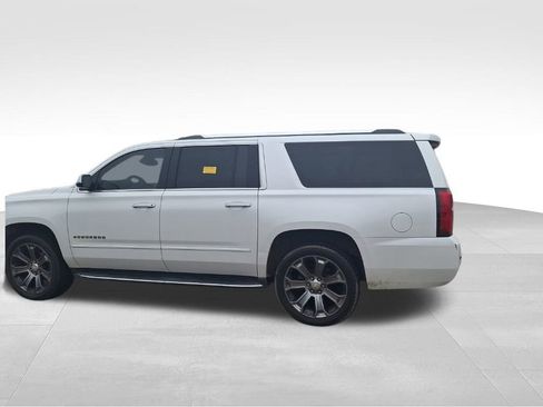 Used 2017 Chevrolet Suburban Premier image 17