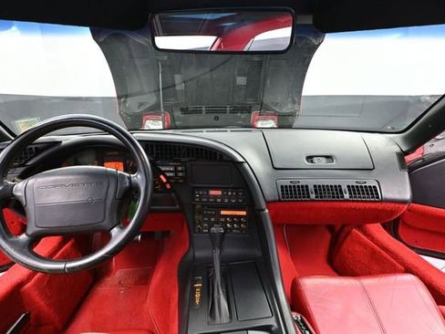 Used 1992 Chevrolet Corvette Coupe RWD image 21