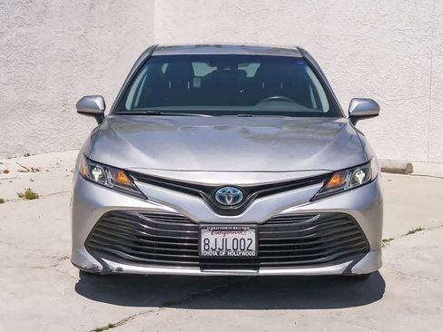 Used 2019 Toyota Camry LE FWD image 2