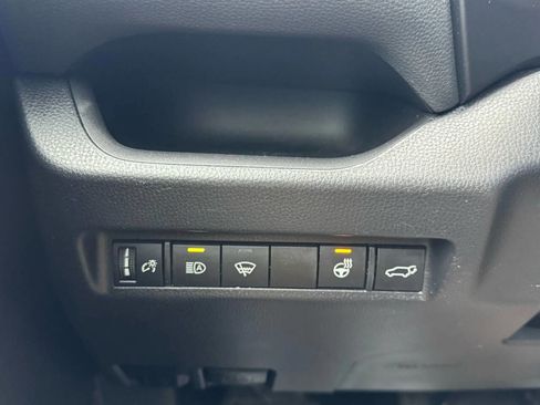 Used 2022 Toyota RAV4 XLE w/ Convenience Package image 16