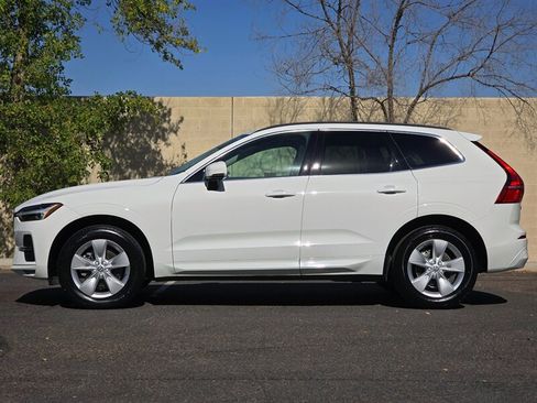Used 2022 Volvo XC60 B5 Momentum AWD/4WD image 7