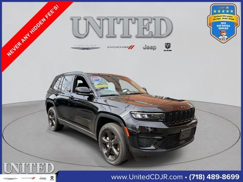 Certified 2023 Jeep Grand Cherokee Altitude AWD/4WD image 1