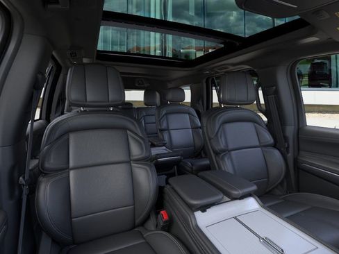 New 2025 Lincoln Navigator Reserve w/ Jet Appearance Package image 10