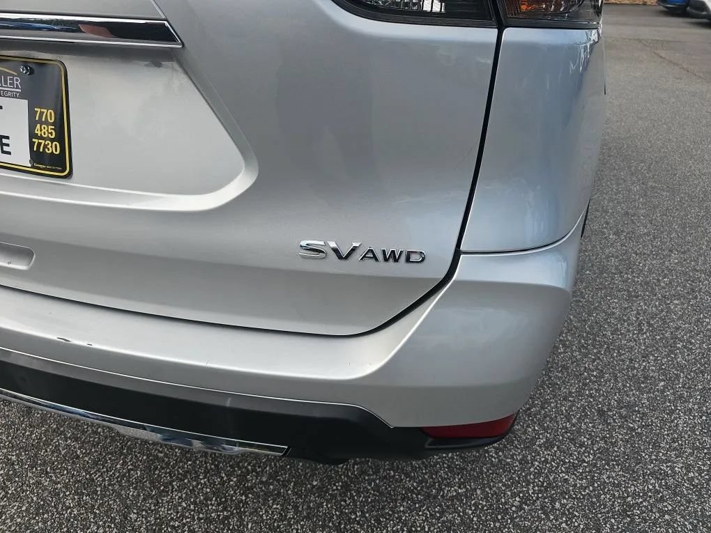 Used 2018 Nissan Rogue SV w/ Premium Package AWD/4WD image 5