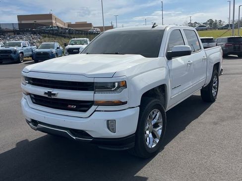 Used 2018 Chevrolet Silverado 1500 LT w/ All Star Edition image 3