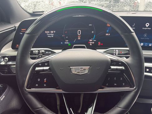 Used 2024 Cadillac Lyriq Luxury RWD image 11