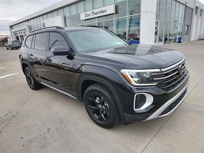 New 2025 Volkswagen Atlas Peak Edition SE