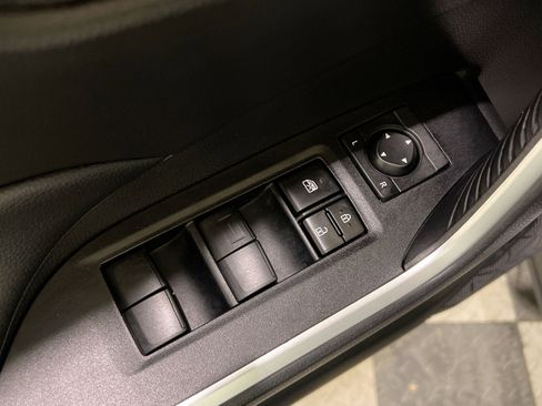 Used 2021 Toyota RAV4 LE image 28