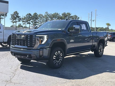 Used 2024 GMC Sierra 2500 Denali Ultimate AWD/4WD image 7