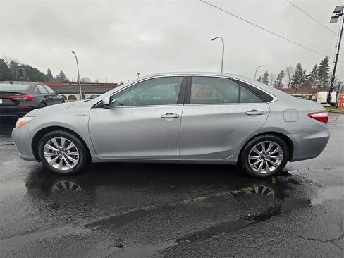 Used 2016 Toyota Camry XLE image 4