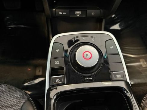 Used 2022 Kia Niro EX FWD image 16