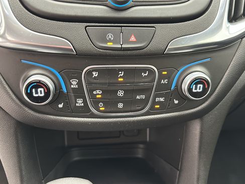Used 2024 Chevrolet Equinox LT AWD/4WD image 18