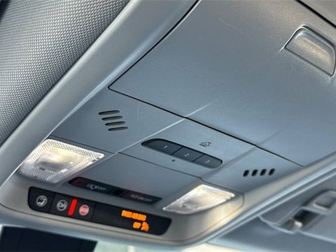 Used 2024 GMC Terrain SLT image 24