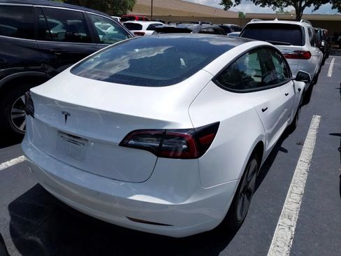 Used 2022 Tesla Model 3 Standard Range RWD image 2