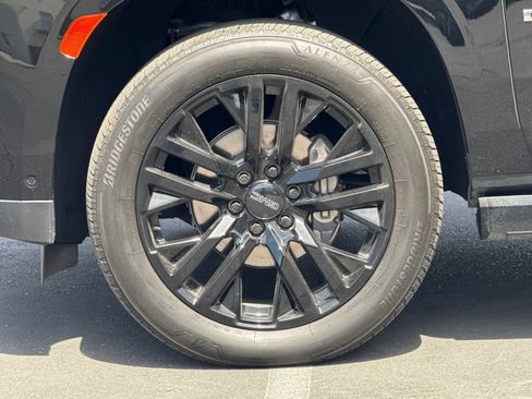 Used 2023 GMC Yukon XL Denali Ultimate AWD/4WD image 37