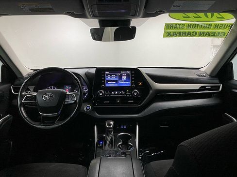 Used 2022 Toyota Highlander LE image 22