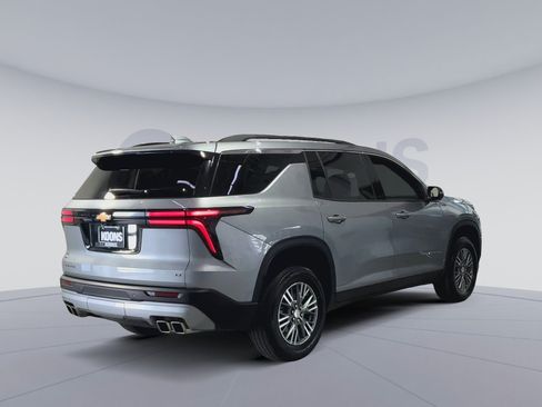Used 2024 Chevrolet Traverse LT w/ LPO, Floor Liner Package FWD image 11