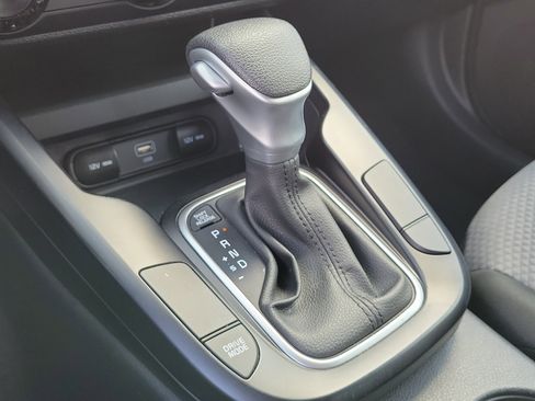 Used 2025 Kia Soul LX w/ LX Technology Package image 23