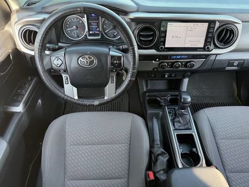 Used 2022 Toyota Tacoma SR5 RWD image 13