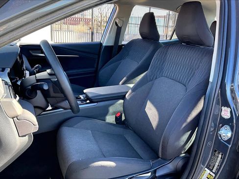 Used 2025 Toyota Camry SE image 8