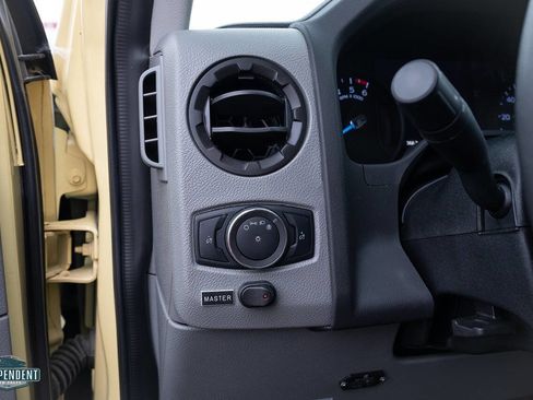 Used 2022 Ford E-450 and Econoline 450 Super Duty image 21