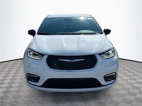 New 2026 Chrysler Pacifica Select FWD image 2