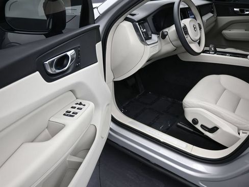 Certified 2025 Volvo XC60 T8 Plus w/ Protection Package Premier AWD/4WD image 10