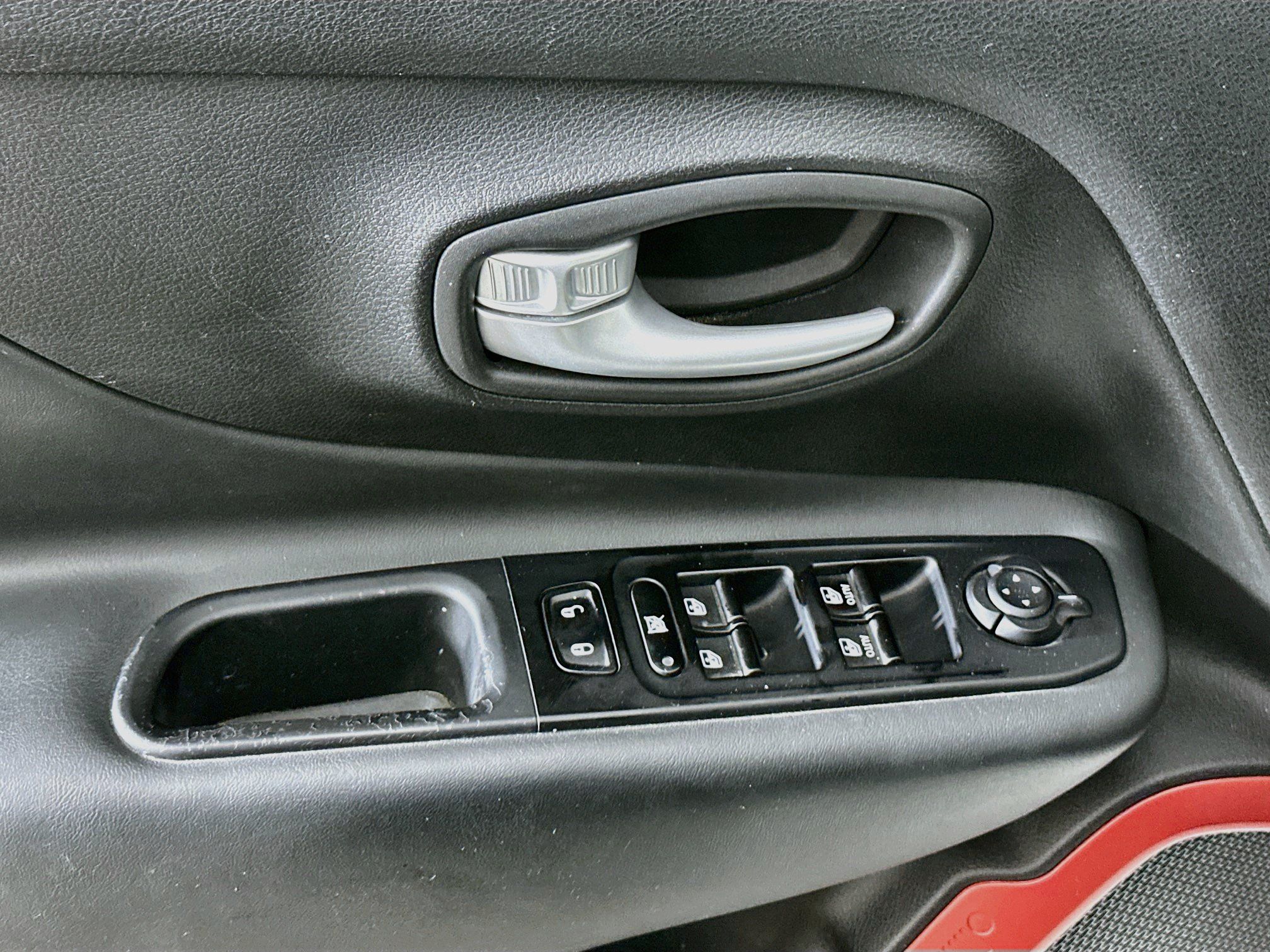 Used 2023 Jeep Renegade Trailhawk w/ Sun/Sound Group AWD/4WD image 15