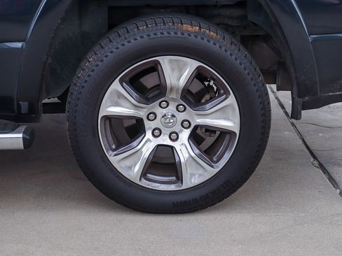 Used 2019 RAM 1500 Laramie RWD image 9