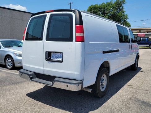 Used 2014 Chevrolet Express 3500 Extended RWD image 6