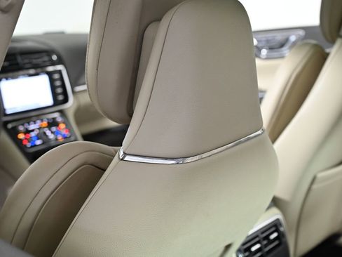 Used 2017 Lincoln Continental Reserve w/ Technology Package FWD image 28