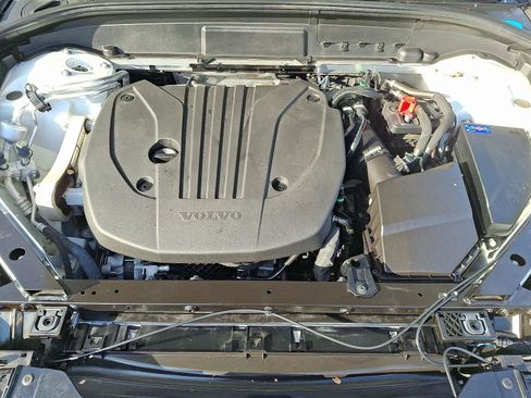 Certified 2023 Volvo XC60 B5 Plus w/ Climate Package image 28