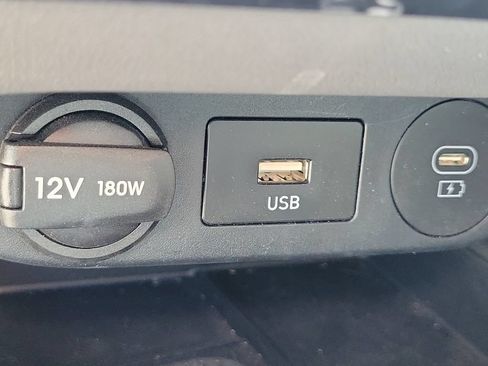 Used 2024 Hyundai Elantra SEL w/ Convenience Package FWD image 30