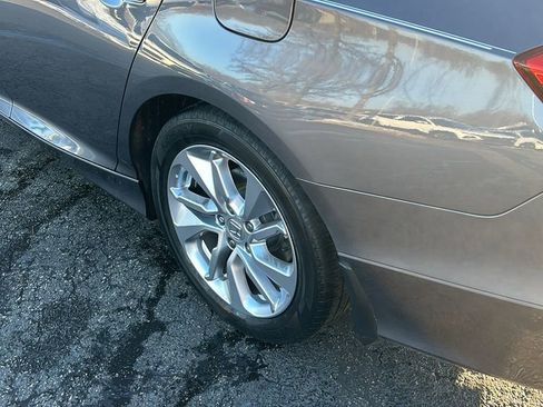 Used 2018 Honda Accord LX image 9