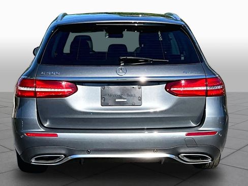 Used 2017 Mercedes-Benz E 400 4MATIC Wagon image 5