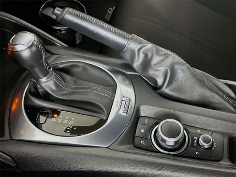 Used 2021 MAZDA MX-5 Miata Sport RWD image 20