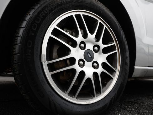 Used 2010 Ford Focus SE image 36